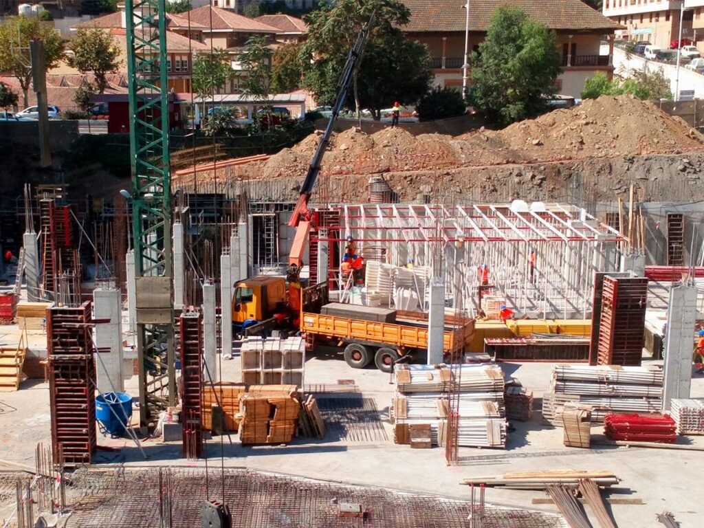 Estructura de hormigón de un edificio en ejecución